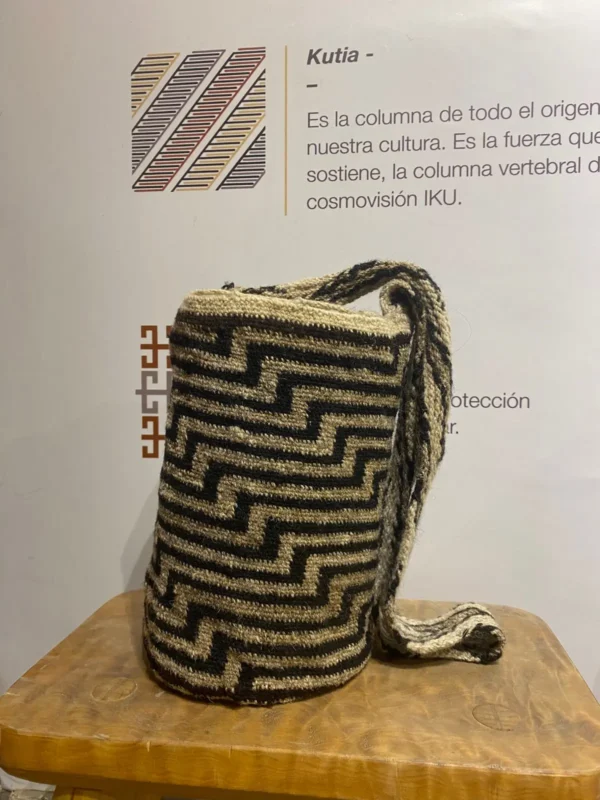 Pensamiento de la mujer - lana de ovejo mochila v6