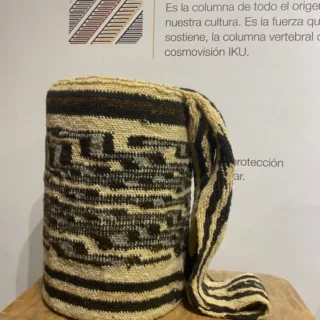 Pensamiento de la mujer - lana de ovejo mochila v2