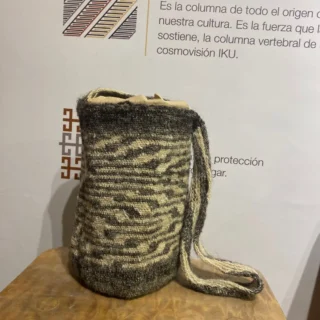 Pensamiento de la mujer - lana de ovejo mochila v3